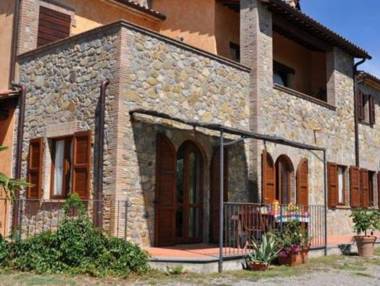 Spacious Farmhouse in Ficulle with Swimming Pool