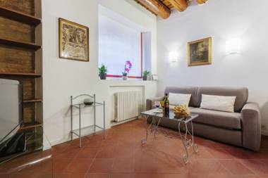 Center ZTL Lovely Apartment