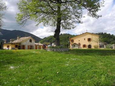 Tenuta Le Garzaie - Villa Furlo