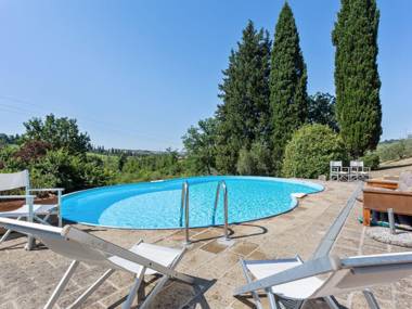 Spacious Villa in Empoli with Swimming Pool