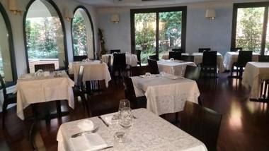 Admiral Hotel Villa Erme