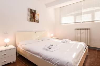 Desenzano Beach Apartment