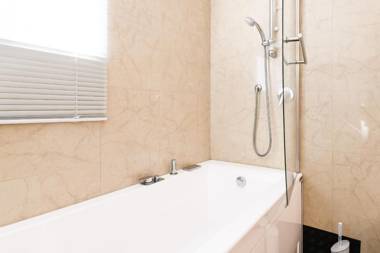 Desenzano Beach Apartment