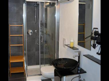 Ground floor near beaches and town center