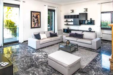 Villa Patrizia Lake View - Italian Homing