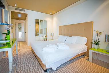 One Hotel & Restaurant