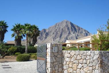 Casa Vacanze Libeccio - Villetta con giardino e piscina condominiale