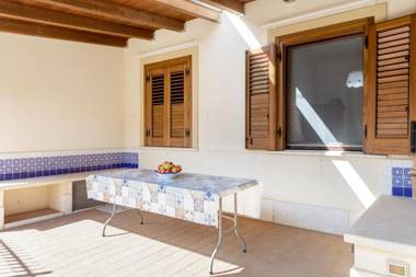 Countryside Sicily House with Terrace!