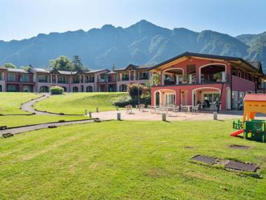 Amazing Apartment in Idro with Shared Pool