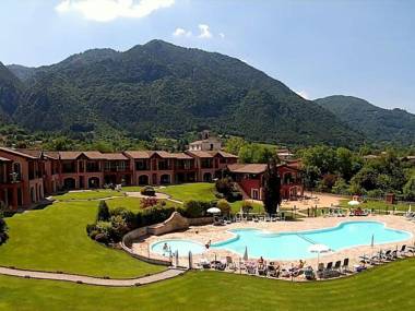 Amazing Apartment in Idro with Shared Pool