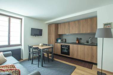 ALTIDO Warm Flat for 4 with Parking in Courmayeur