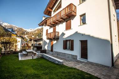 ALTIDO Warm Flat for 4 with Parking in Courmayeur