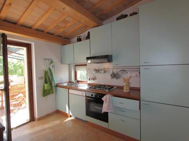 Delightful Holiday Home in Cossignano with Swimming Pool