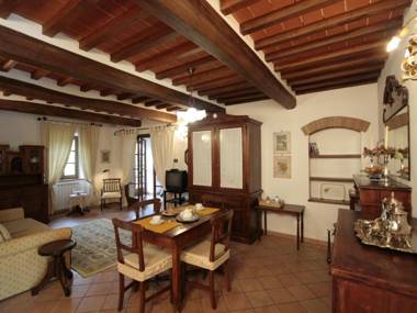 Luxurious cozy apartment with pool near Cortona in Tuscany versatile