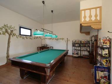 Luxurious cozy apartment with pool near Cortona in Tuscany versatile