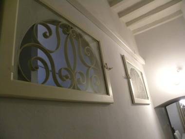 Bright Bright Spacious 1 Bedroom Apartment in the Heart of Tuscany