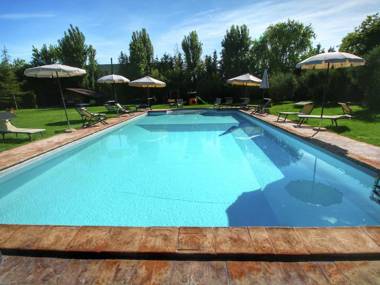 Luxurious Farmhouse in Cortona with Pool