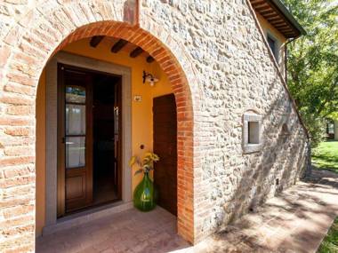 Lavish Farmhouse in Cortona with Swimming Pool