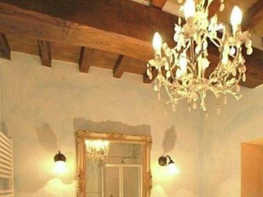 Farmhouse with private terrace garden and pool overlooking the town of Cortona