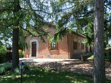 Villa with private pool near Cortona in the calm countryside and hilly landscape