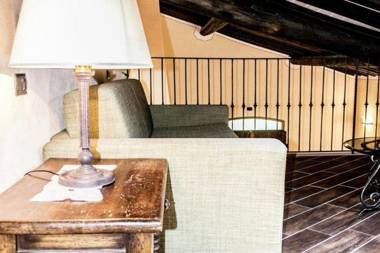 Villa with private pool near Cortona in the calm countryside and hilly landscape