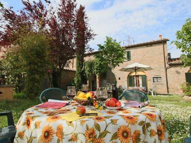 Peaceful Farmhouse in Cortona with Swimming Pool