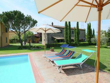 Beautiful holiday home with view over Cortona in beautiful surroundings