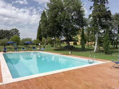 Beautiful old villa with a garden and private swimming pool in the Etruscan countryside