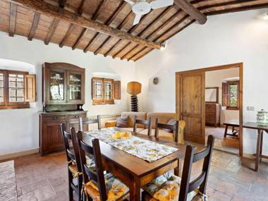 Elegant Holiday Home in Cortona with Private Garden