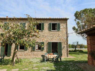 Rustic Farmhouse in Cortona with Swimming Pool