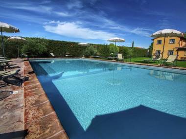 Cozy Farmhouse in Cortona with Swimming Pool