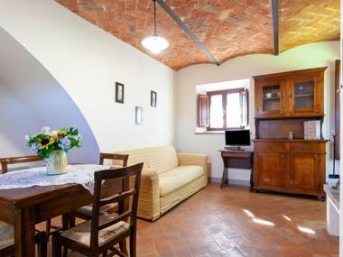 A well kept apartment near Cortona.