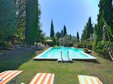 Tempting Villa in Cortona with Swimming Pool