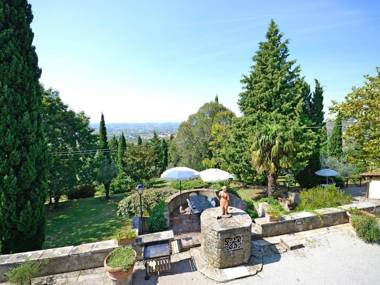 Tempting Villa in Cortona with Swimming Pool