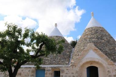 TRULLI ALLA CONTRORA