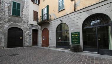 Ancient Courtyard Bonanomi 1P Como Historic Centre By Logicasa