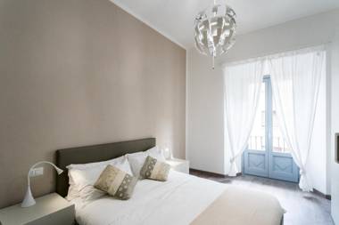 Central & Modern Apartments by Rent All Como