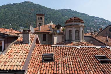 Palazzo Del Pero Luxury Attic - byMyHomeinComo