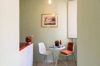 Duomo Luxury Suite - by MyHomeInComo