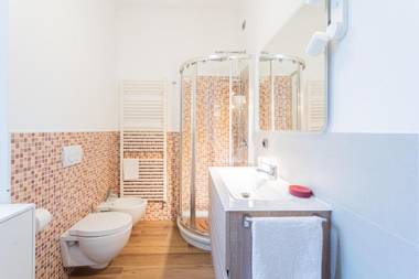 RosArt House by Rent All Como