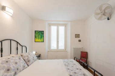 Da Pia - Historical Como City Center by Rent All Como