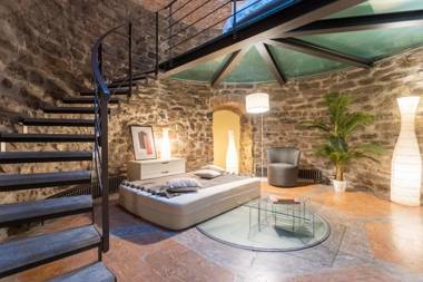 Ice Queen Chamber by Rent All Como