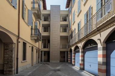 White Flat in Como City Center by Rent All Como