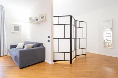 White Flat in Como City Center by Rent All Como