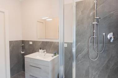 Sant'Agostino Apartments by Rent All Como