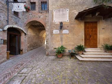 Classy Holiday Home in Collazzone with Whirlpool