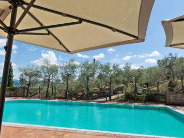 Opulent Holiday Home in Collazzone with Swimming Pool
