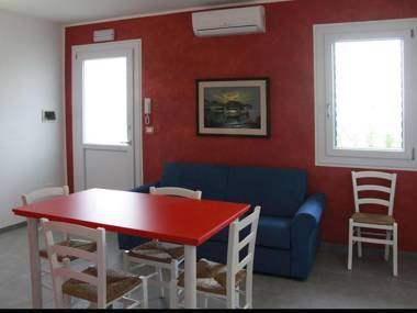 Apartment in the Po Valley with pool and wellness center.