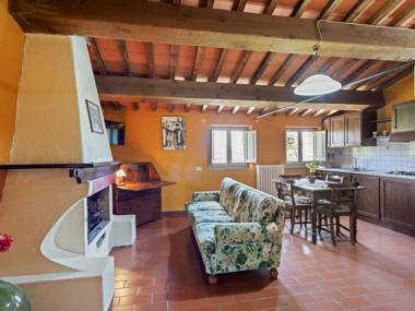 Rustic Holiday Home in Città di Castello with Swimming Pool