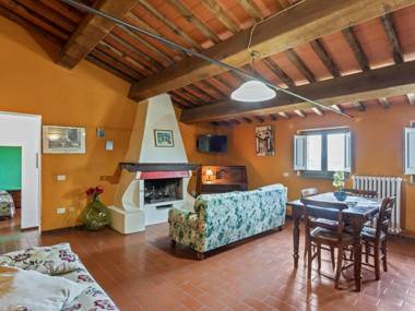 Rustic Holiday Home in Città di Castello with Swimming Pool